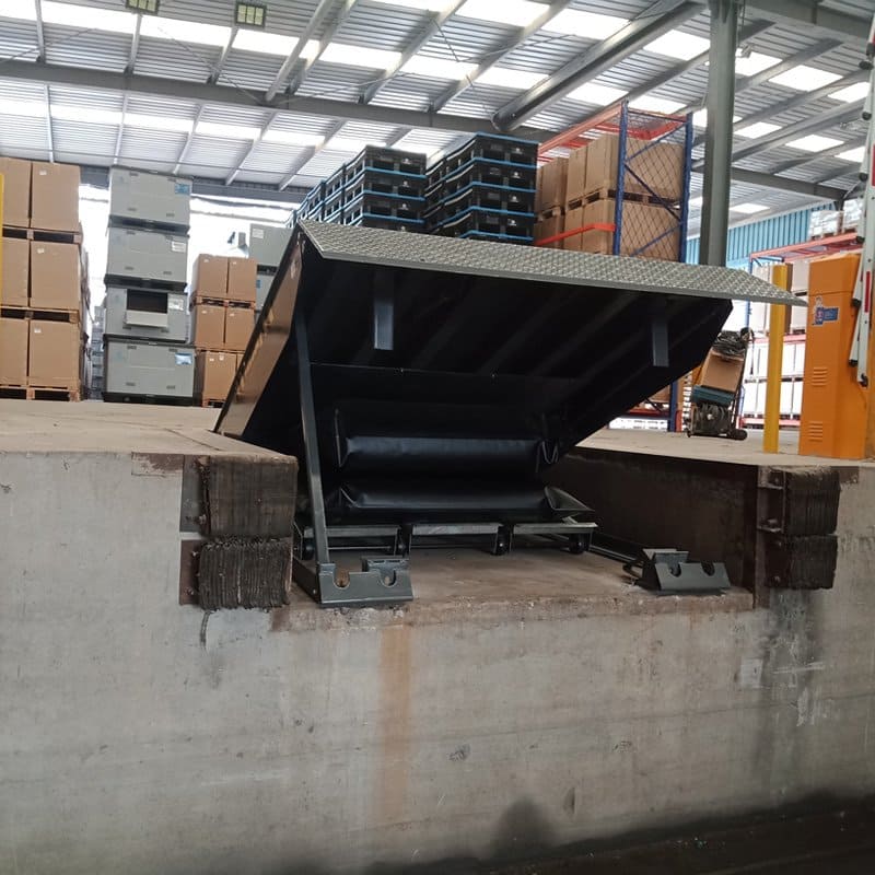 Airbag loading and unloading platform (Pneumatic dock leveler) – A ...